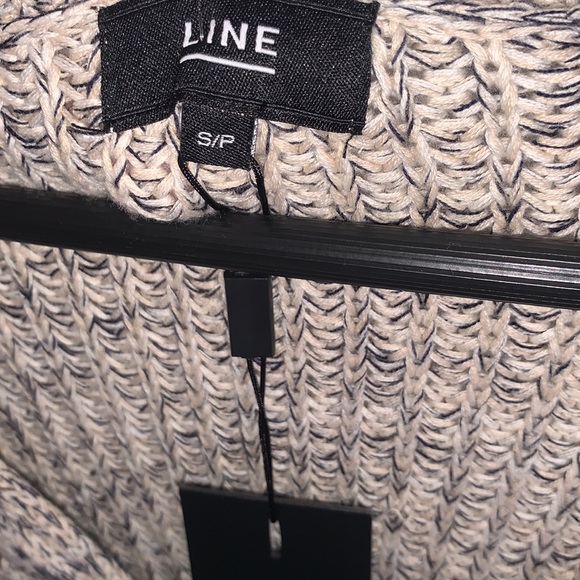 LINE | cable Knit Sweater V Neck Size small - Picture 6 of 11